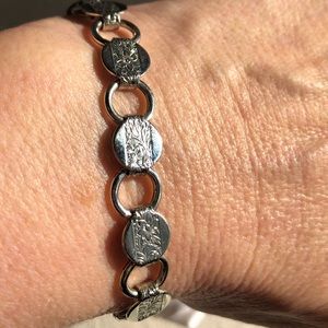Vintage Sarah Coventry floral stamped bracelet